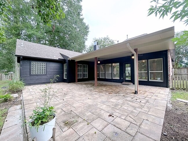 Building Photo - 3919 Meadow Ridge Dr