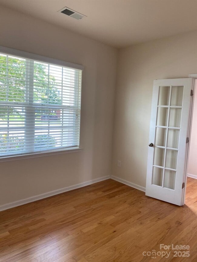 Building Photo - 14425 Green Birch Dr