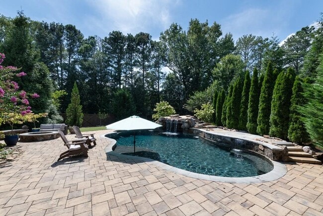 Building Photo - 4020 Manor Oak Cir