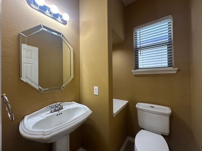 Building Photo - Stone Oak home for rent in gated community