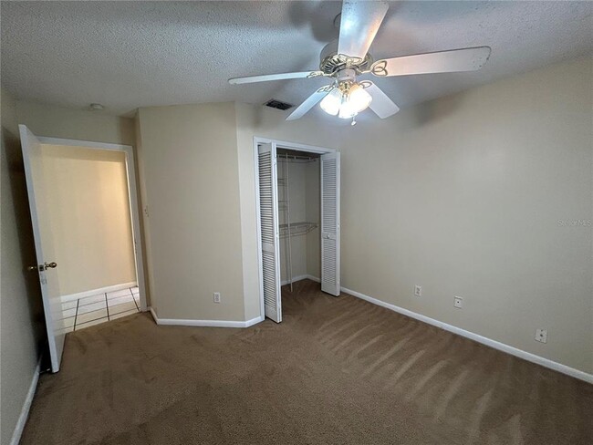 Building Photo - 1431 Tiverton Dr