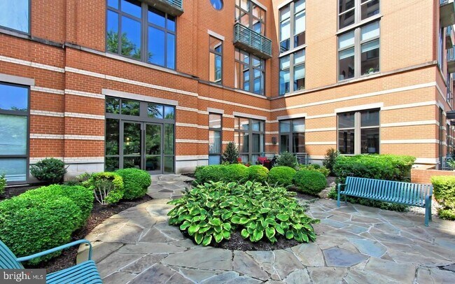 Building Photo - 2720 S Arlington Mill Dr