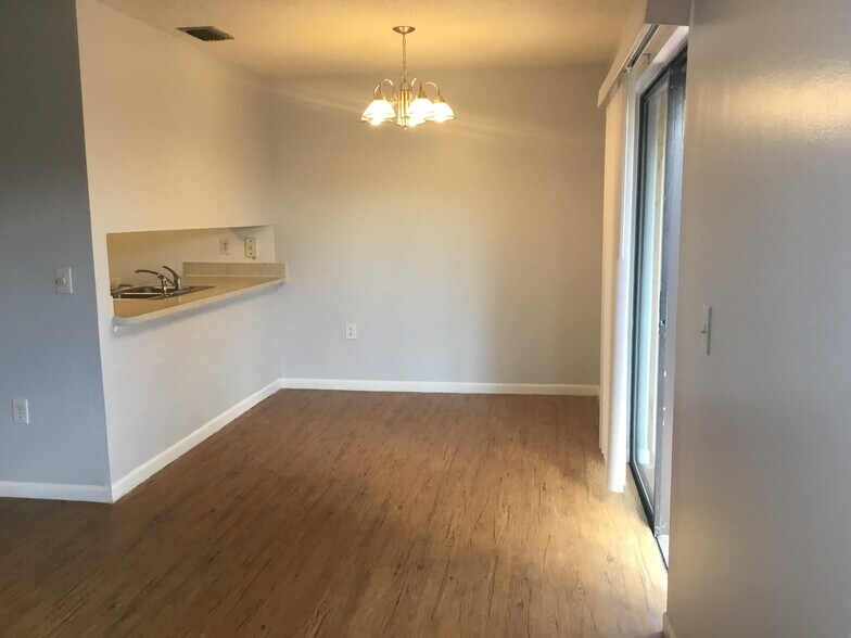 Building Photo - 292 San Juan Cir