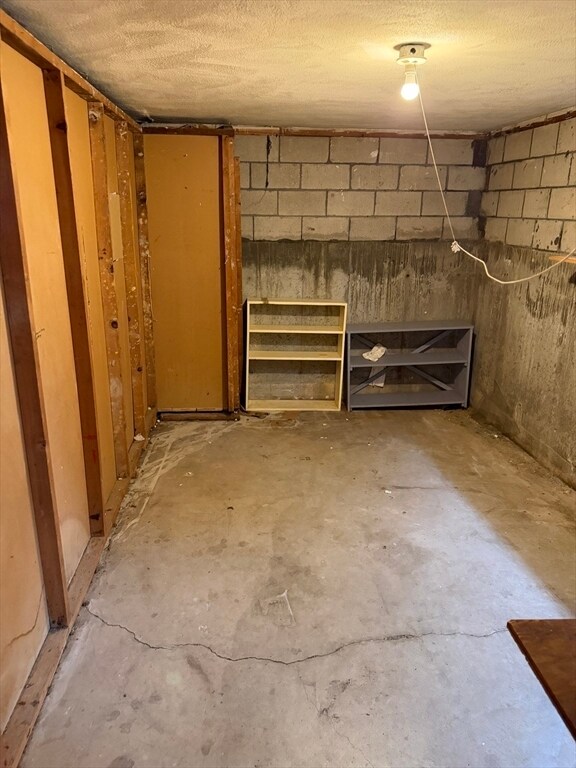 Building Photo - 14 Kippy Dr