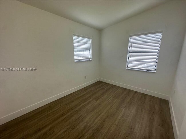 Building Photo - 3701 SW 40th St