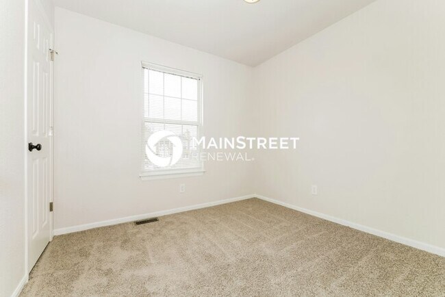 Building Photo - 3 Bedroom Pet-Friendly Home in INDEPENDENC...