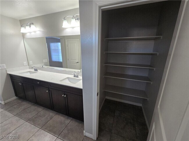 Building Photo - 1362 Reef Point Ave