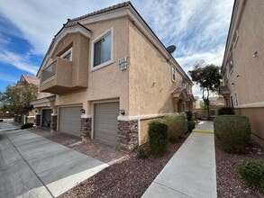 Building Photo - Gorgeous 2Bed/2Bath/1CarGarage TownHouse, located in the NW part of the valley