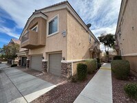 Building Photo - Gorgeous 2Bed/2Bath/1CarGarage TownHouse, located in the NW part of the valley