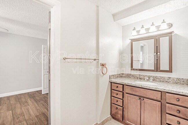 Building Photo - 2882 W Eliot Cir