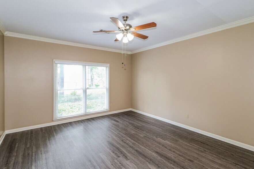 Building Photo - 2279 Hickory Path Dr