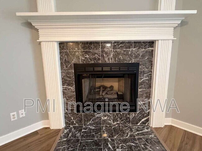 Building Photo - 88 E Cydnee St