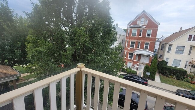 Building Photo - 2977 N Lawndale Ave