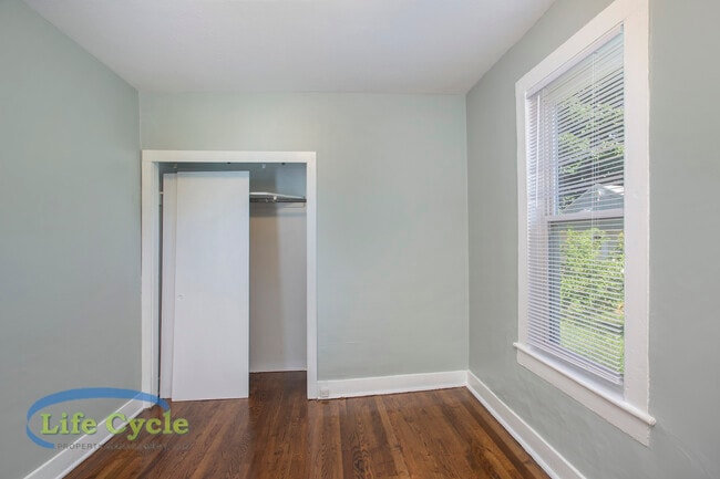 Building Photo - 243 Michigan St NW