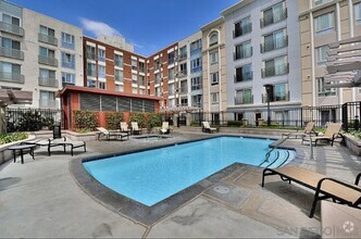 Building Photo - Large One Bedroom in the Heart of the Gaslamp