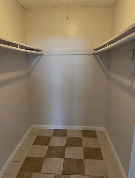Master - walk-in closet - 1251 NE 108th St