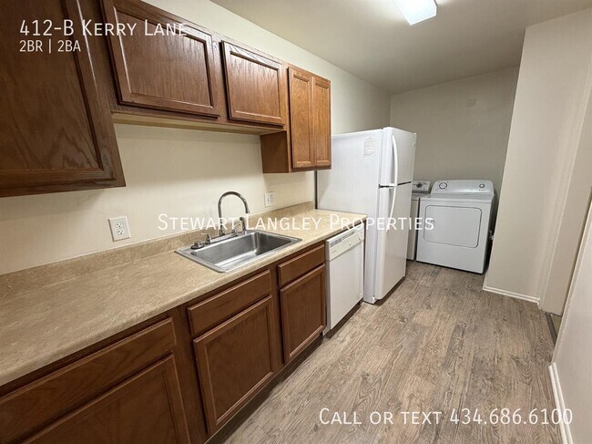 Building Photo - 412 Kerry Ln