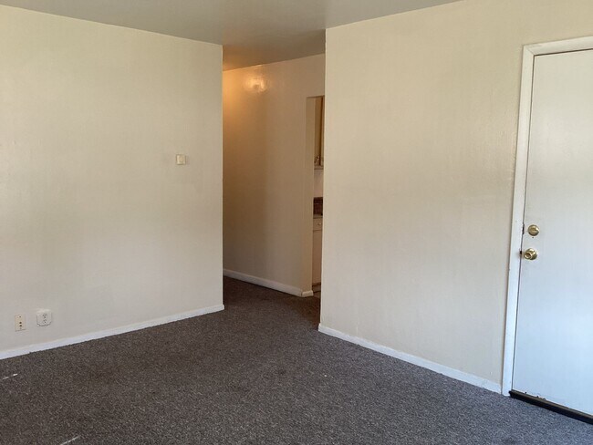 Building Photo - 7122-7124 W. Silver Spring Dr.