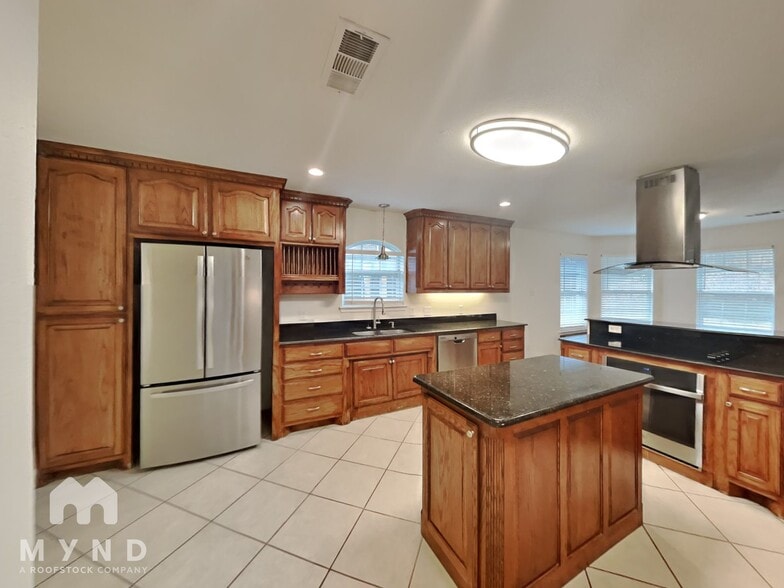 Building Photo - 2113 Tippy Terrace