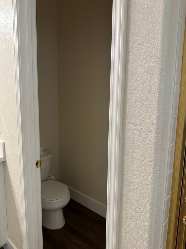 Building Photo - Stunning Fully Remodeled Luxury Home in Peccole Ranch