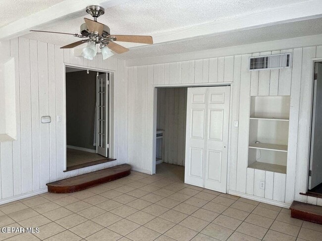 Building Photo - 458 Val Verde St