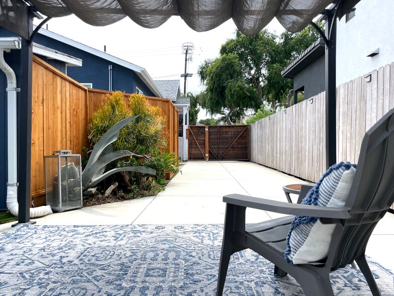 Private Gated Entrance - 3541 Helms Ave