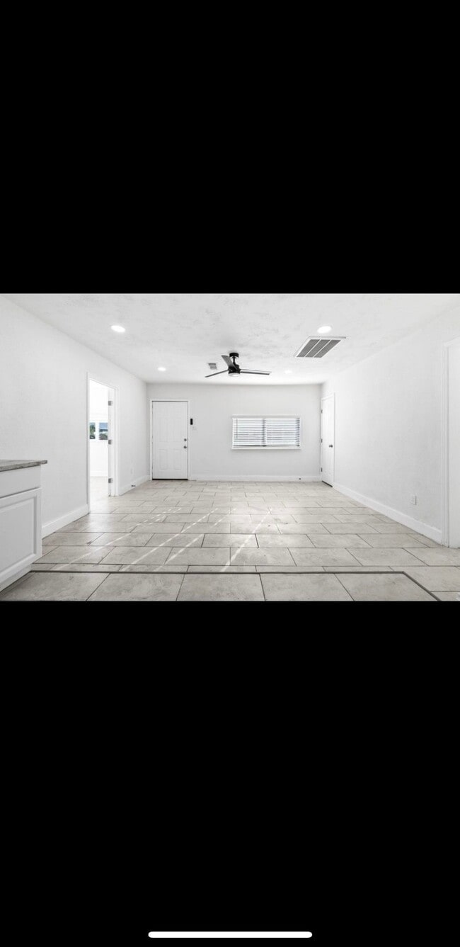 Building Photo - 10602 Buffum St