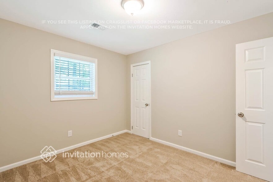Building Photo - 3871 Leisure Springs Dr