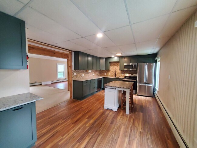 Building Photo - 526 Canaan St