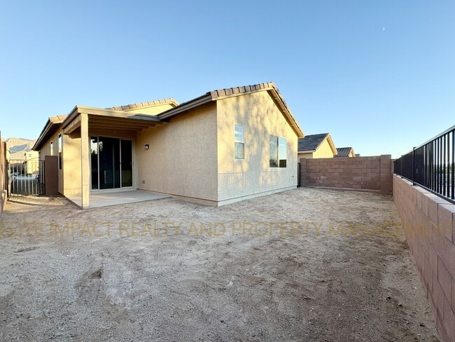 Building Photo - 9365 N Peridot Vis Ave