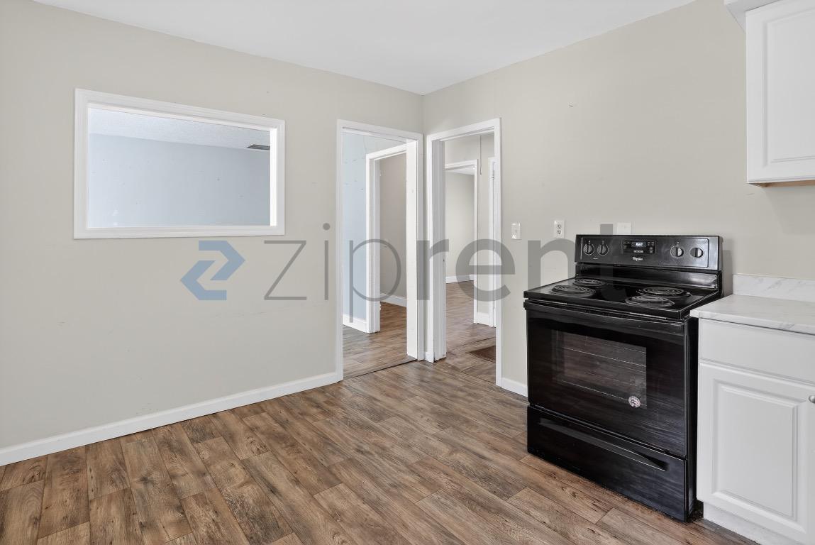 Building Photo - Unit 2