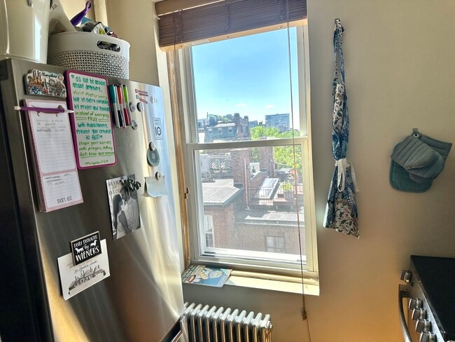 Building Photo - 108 Myrtle St