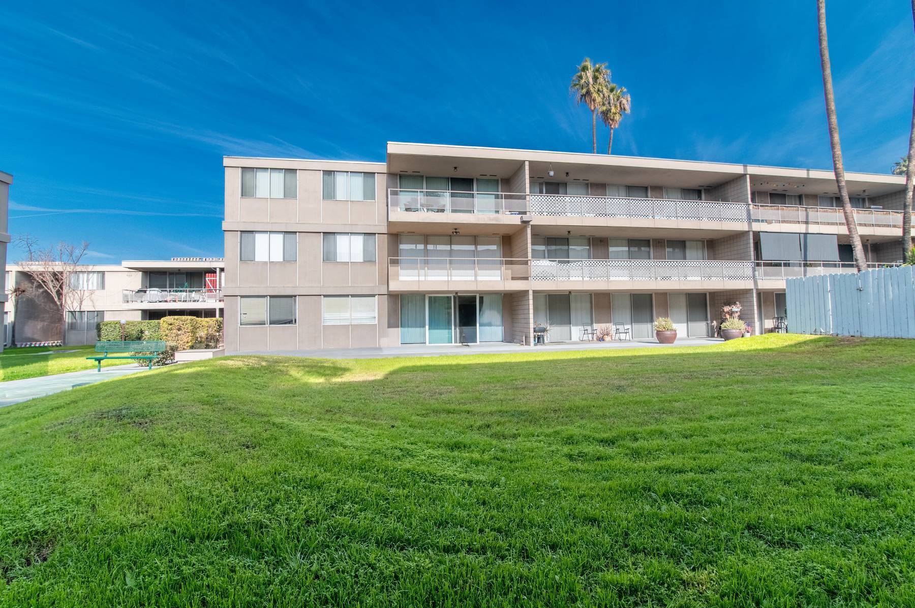 Building Photo - 6979 Palm Ct