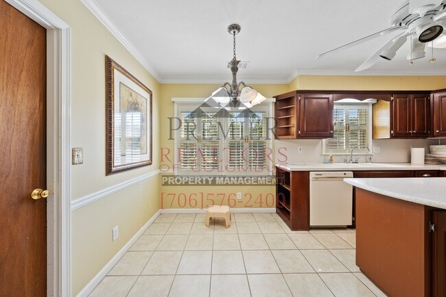 Building Photo - 2335 Nottingham Dr