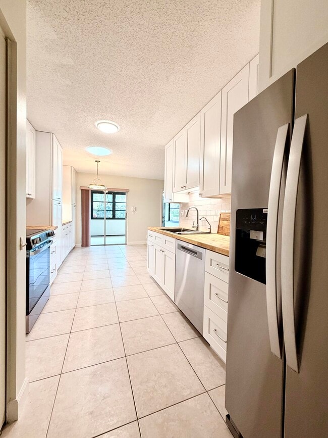 Building Photo - 14349 Campanelli Dr