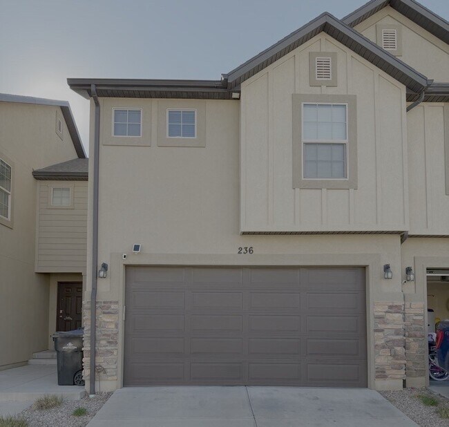 Building Photo - 236 S 1800 E