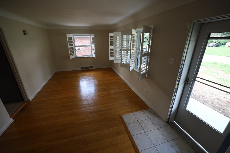 Building Photo - 1041 Martha Ln