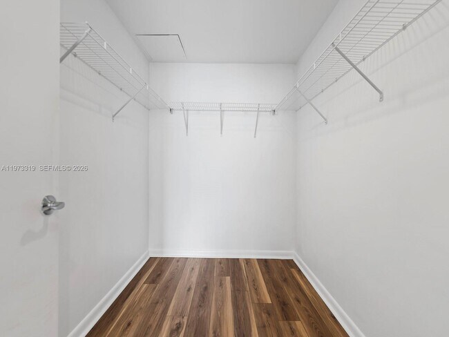 Building Photo - 253 NE 2nd St