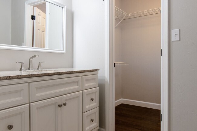 Building Photo - 3/2 located in Ft. Walton Beach