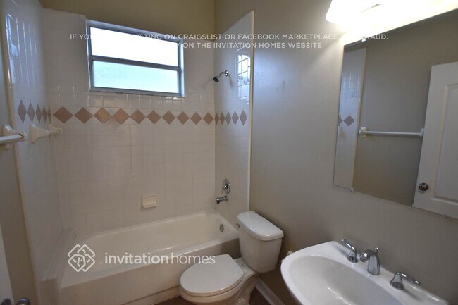 Building Photo - 272 Churchill Dr