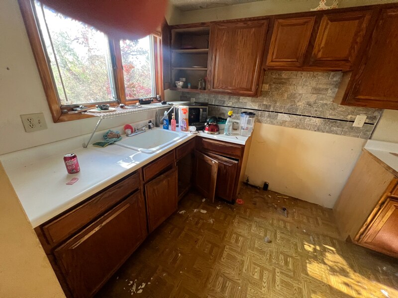 Building Photo - 8015 Colonial Dr