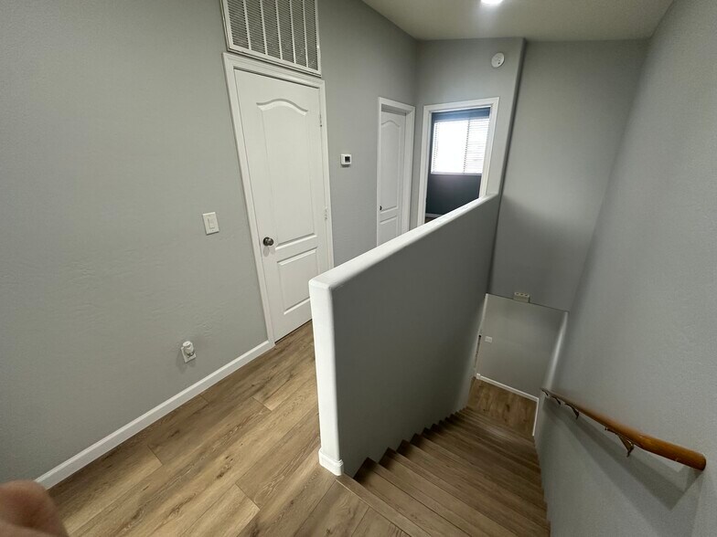 Building Photo - 17610 N 17th Pl