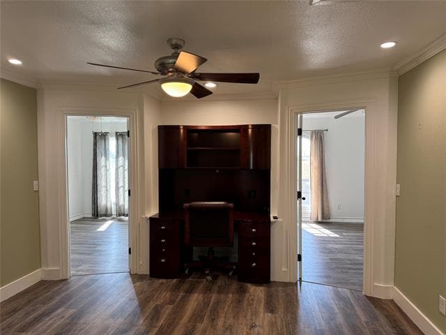 Building Photo - 5016 I-35