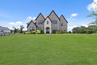Building Photo - 8519 Lofty Pnes