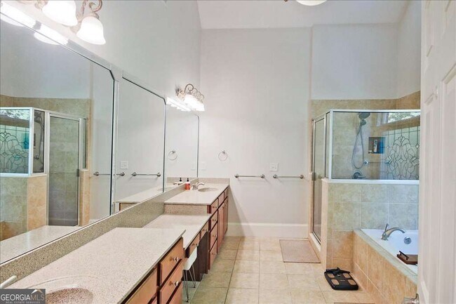 Building Photo - 6245 Spalding Dr