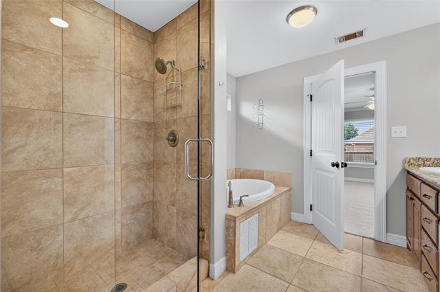 Building Photo - 4814 Hilre Dr