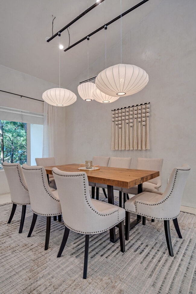 Building Photo - 5050 Biscayne Blvd
