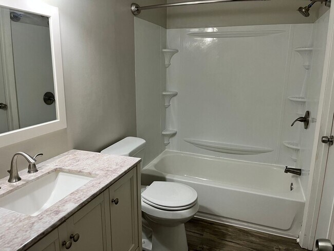 Building Photo - 3BR/ 1.5BA, Home in Rocky Hill