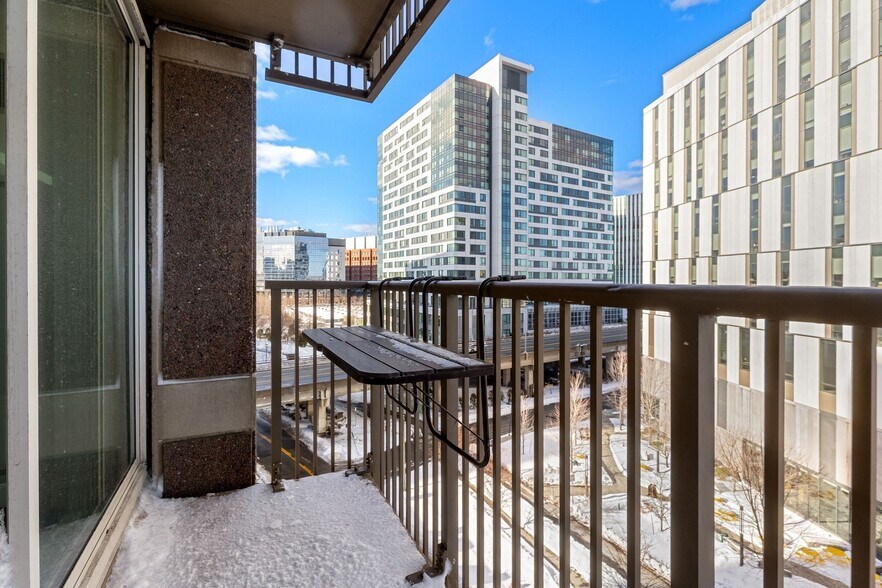 Building Photo - 8 Museum Way