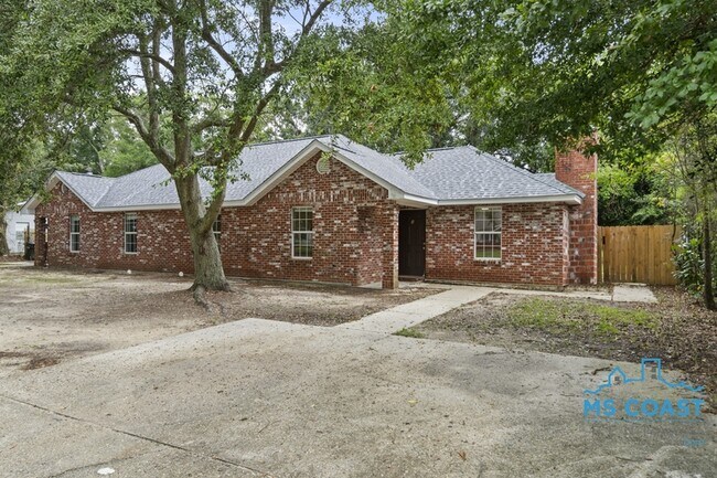 Building Photo - 108 N Island View Ave